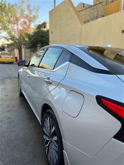 نيسان ألتيما